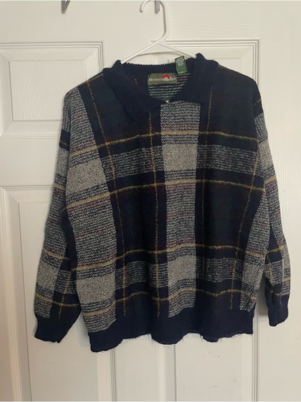 Vintage Outback Red Wool Blend Mens size Small Plaid Crewneck Sweater w Collar